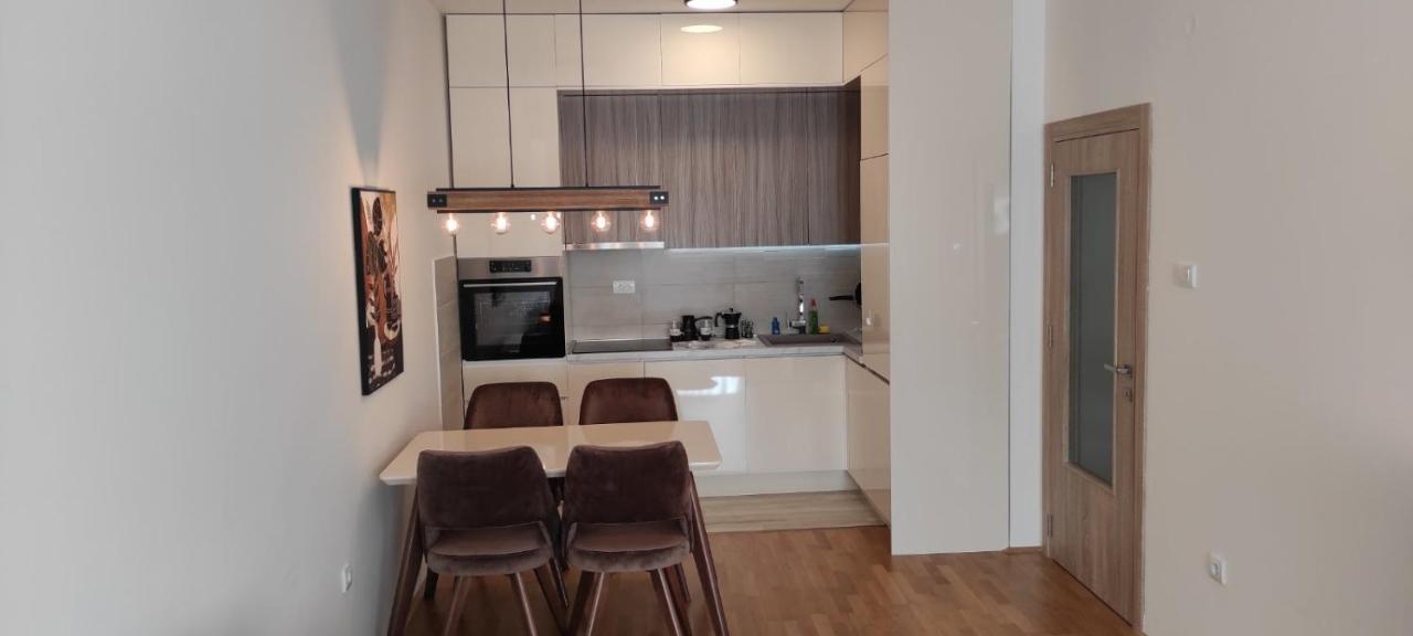 South Side Apartment พอดโกริกา ภายนอก รูปภาพ